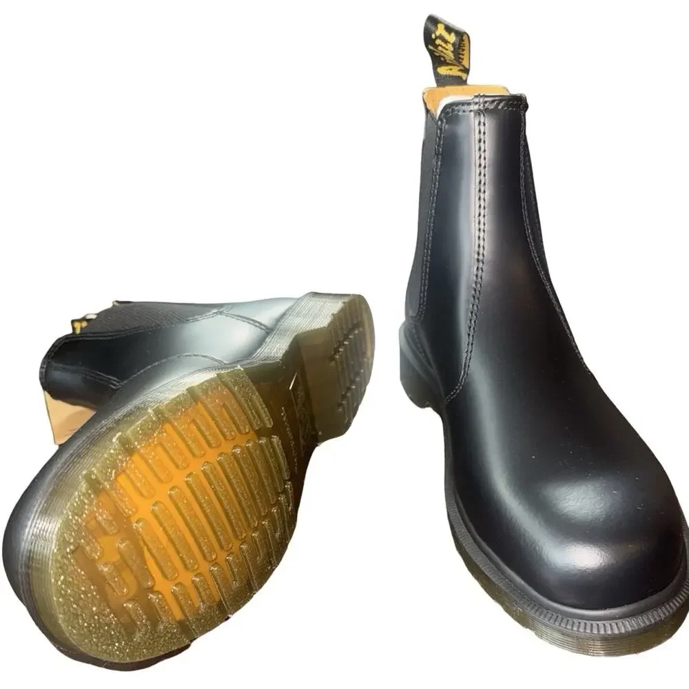 Dr. Martens 2976 Chelsea Boots Black Smooth Leather Unisex UK 7 US Men 8 Women 9